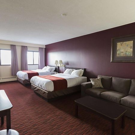 אדמונטון Argyll Plaza Hotel מראה חיצוני תמונה