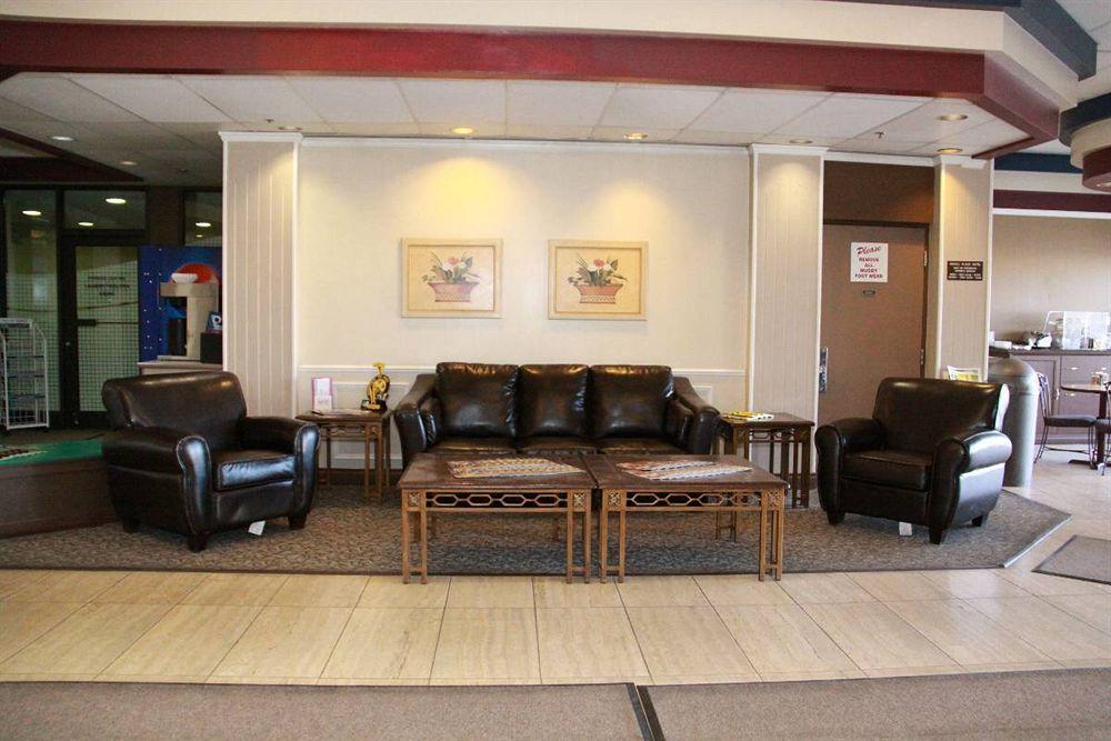 אדמונטון Argyll Plaza Hotel מראה חיצוני תמונה