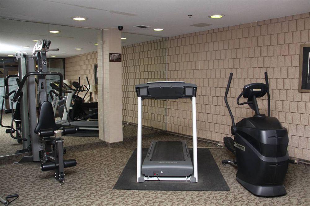 אדמונטון Argyll Plaza Hotel מראה חיצוני תמונה