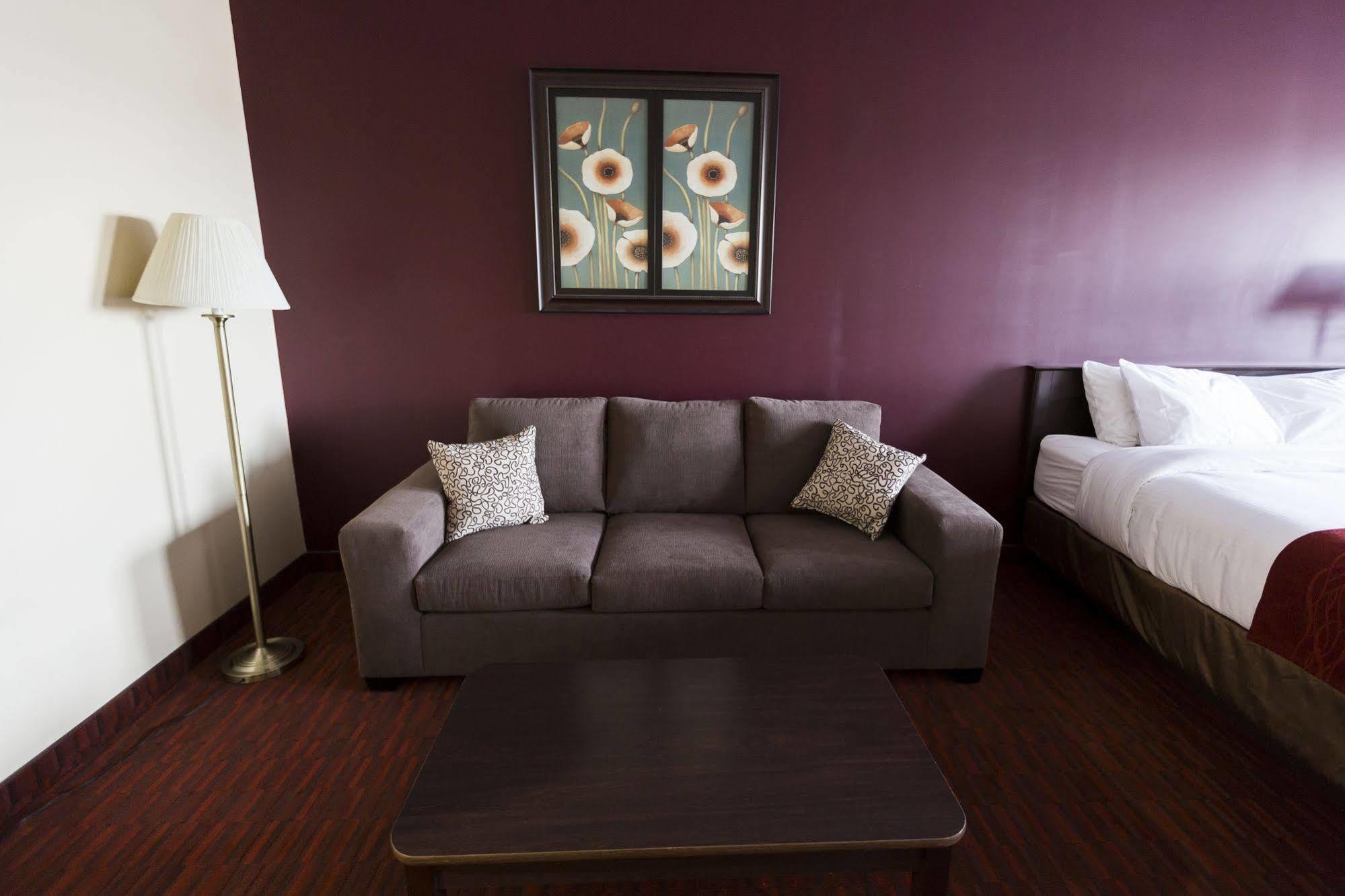 אדמונטון Argyll Plaza Hotel מראה חיצוני תמונה
