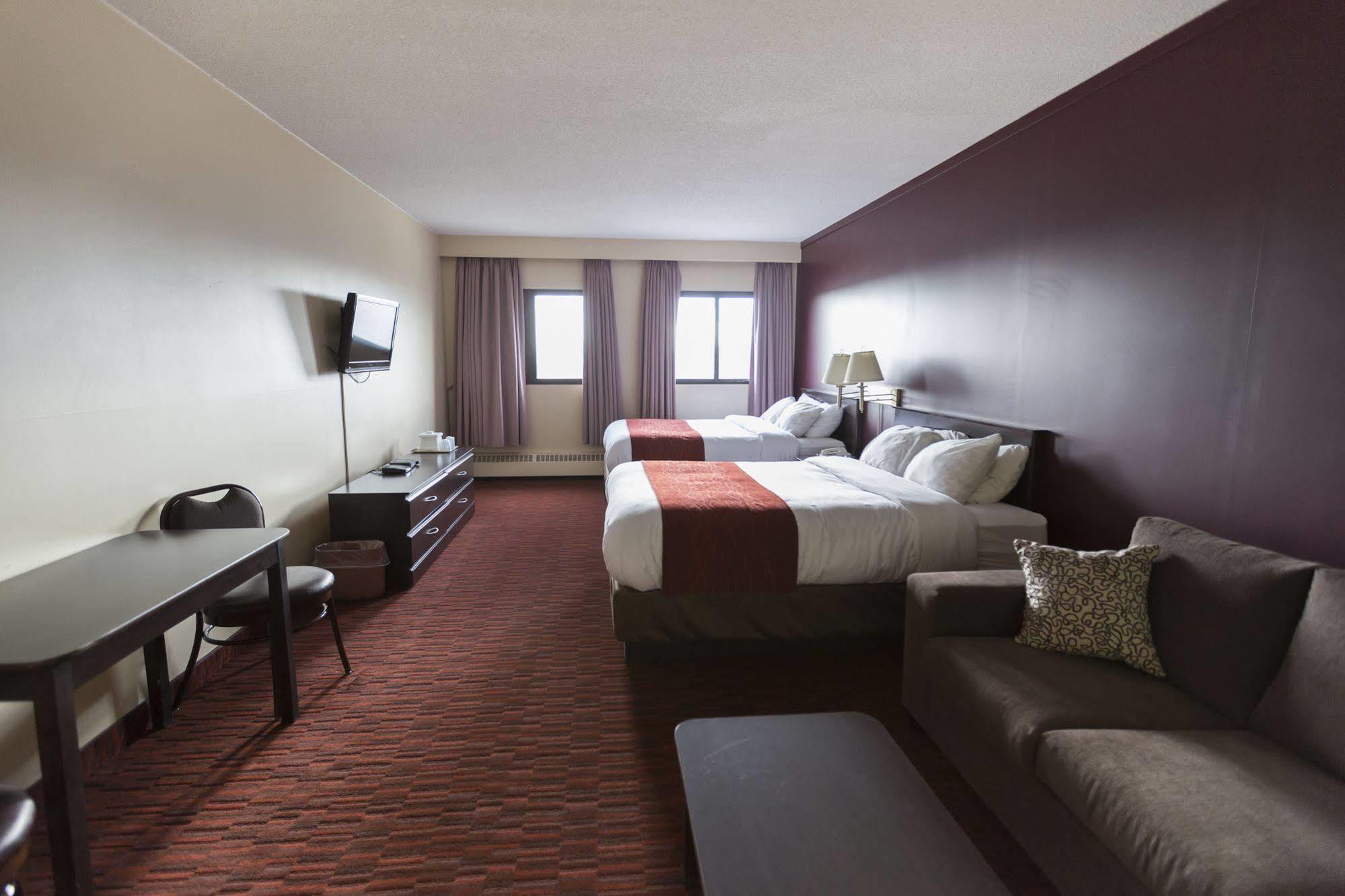 אדמונטון Argyll Plaza Hotel מראה חיצוני תמונה