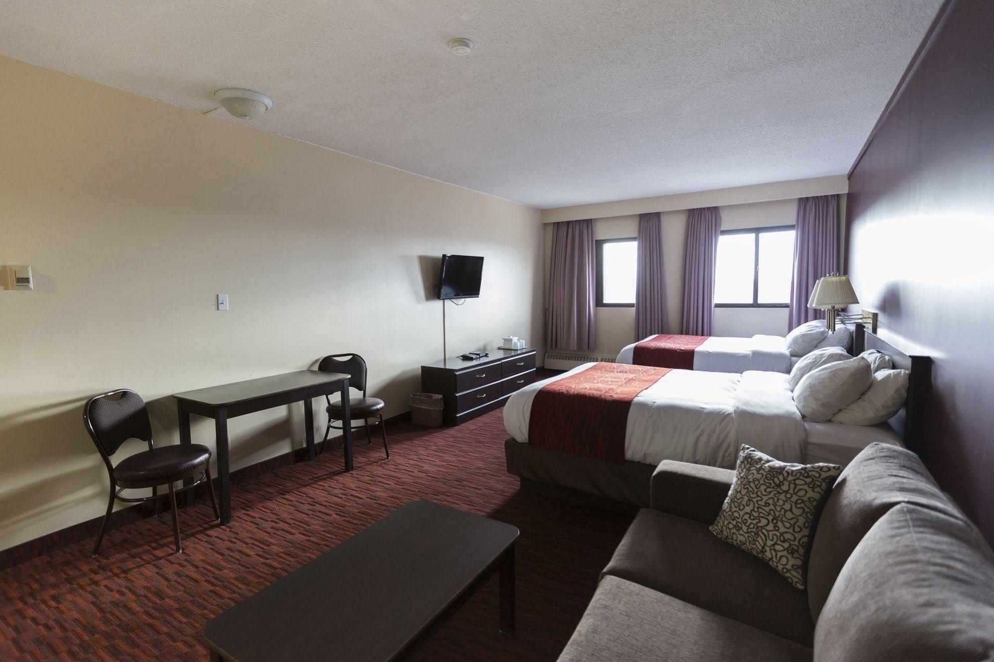 אדמונטון Argyll Plaza Hotel מראה חיצוני תמונה