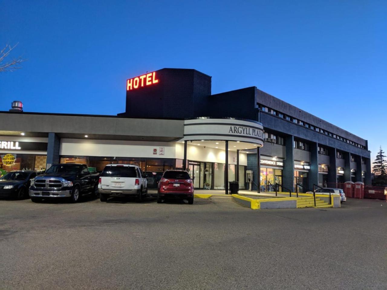 אדמונטון Argyll Plaza Hotel מראה חיצוני תמונה